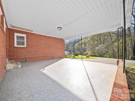 58 Possum Trot Road Bakersville NC 28705