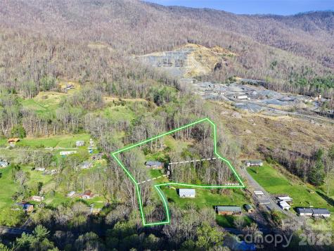 58 Possum Trot Road Bakersville NC 28705