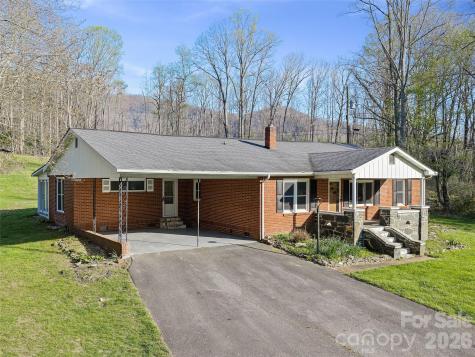 58 Possum Trot Road Bakersville NC 28705