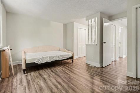 7609 Holly Grove Court Charlotte NC 28227