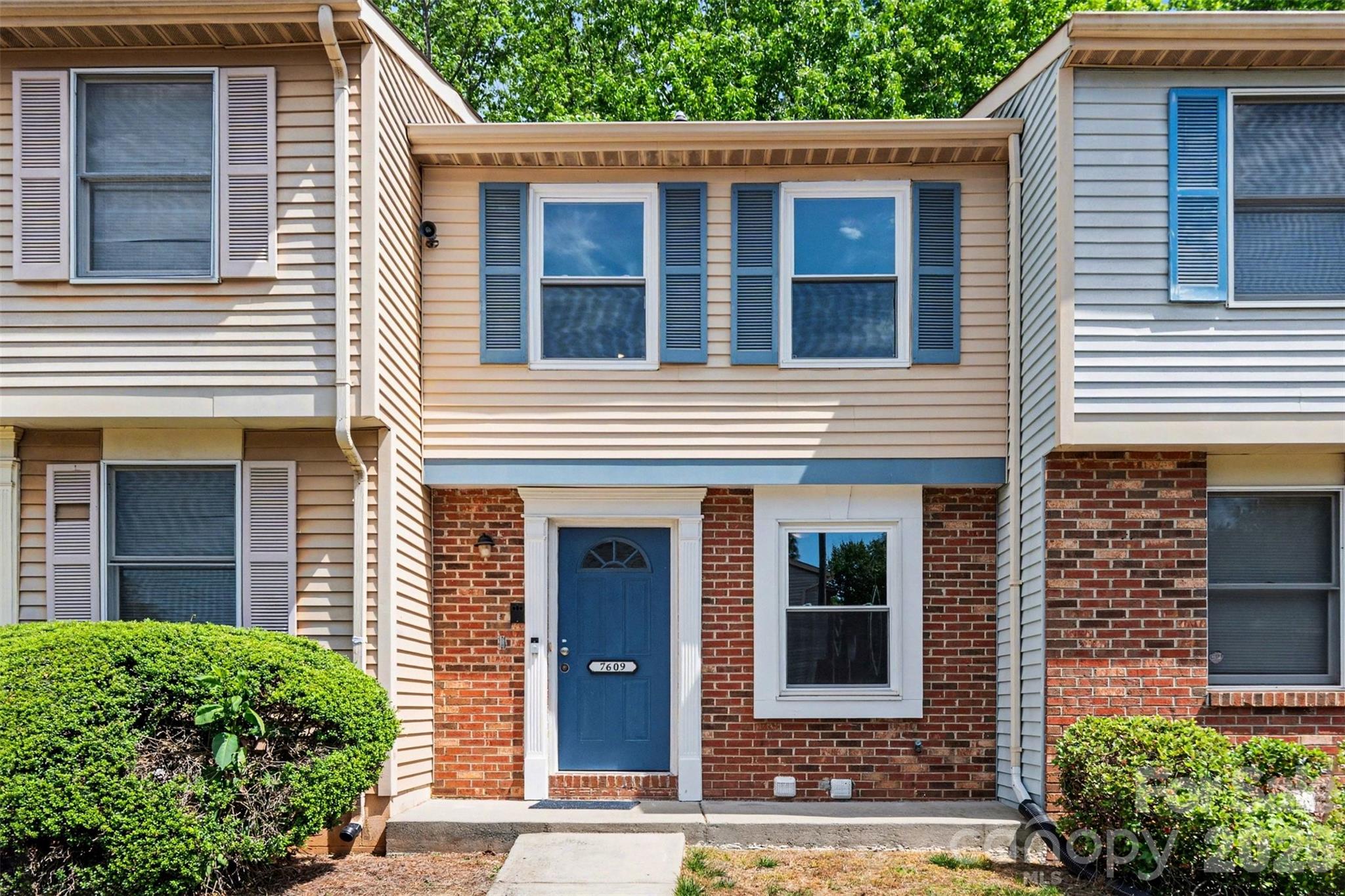 7609 Holly Grove Court Charlotte NC 28227