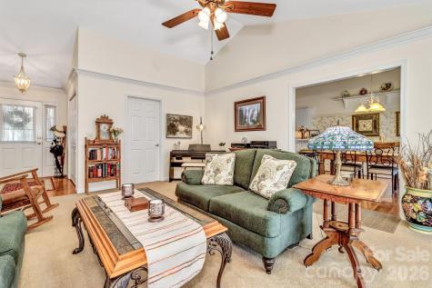 333 Charlestown Drive Hendersonville NC 28792