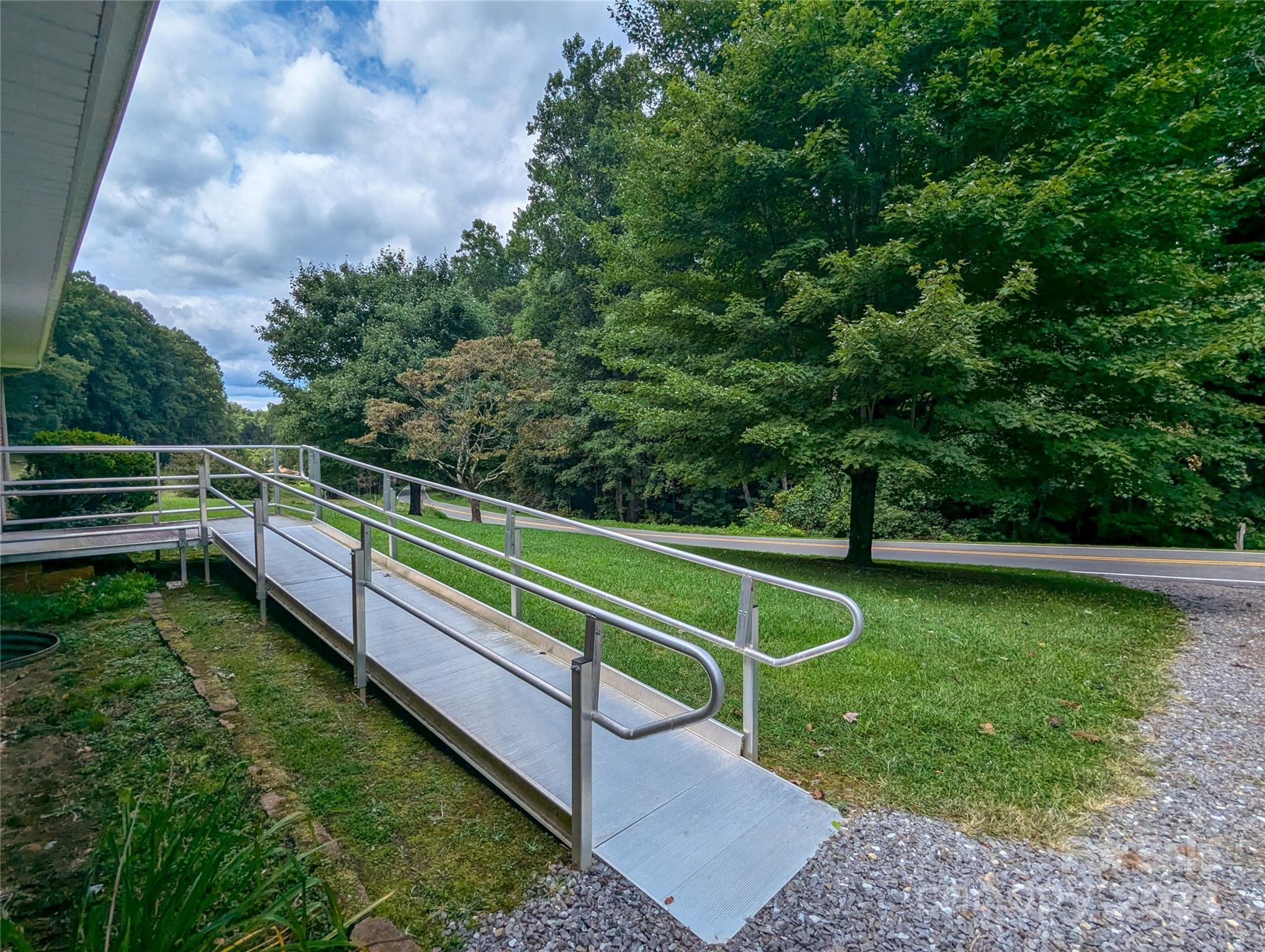 1524 Seven Mile Ridge Road Burnsville NC 28714