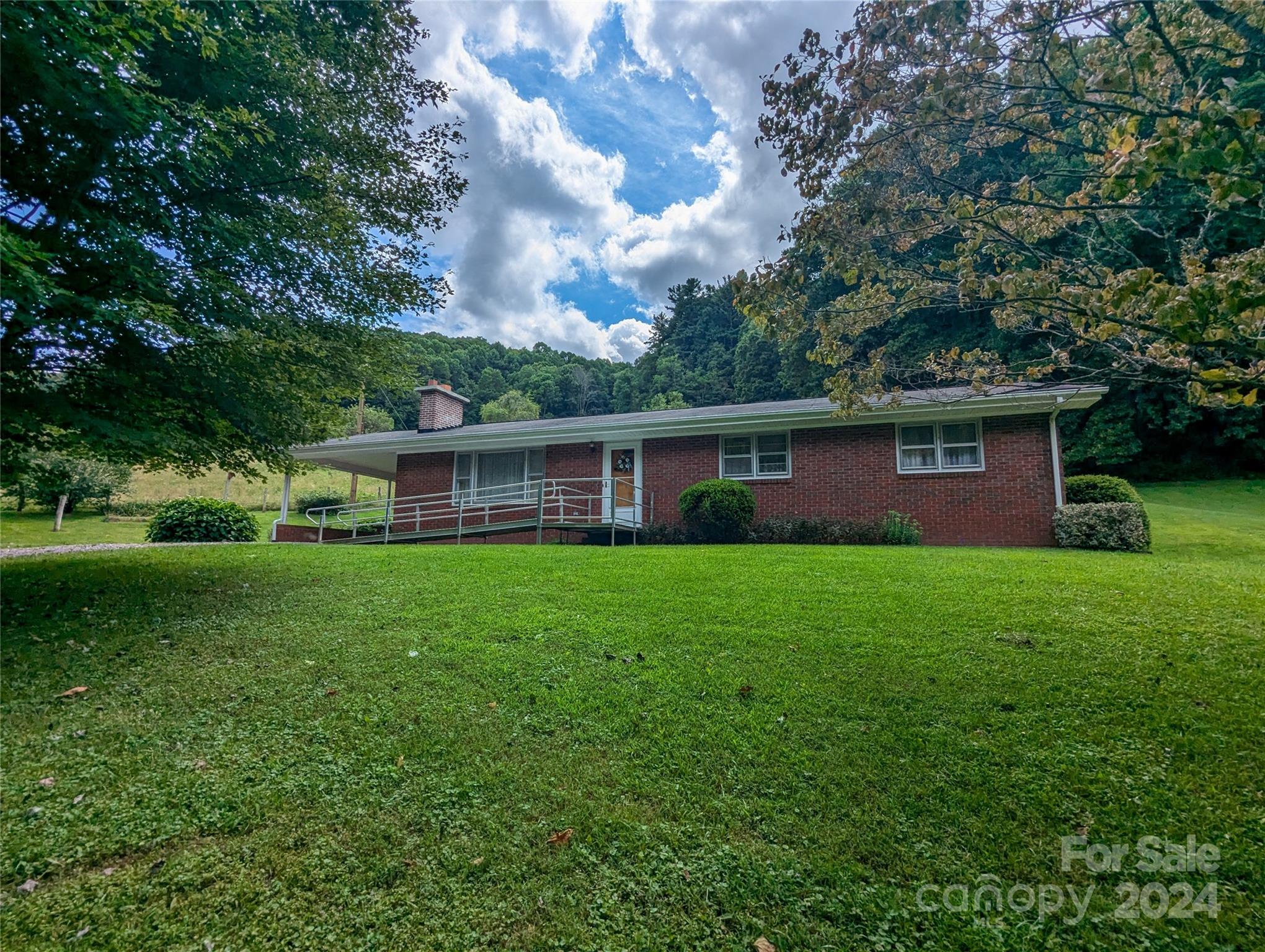 1524 Seven Mile Ridge Road Burnsville NC 28714