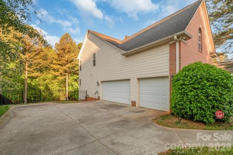 124 Whiterock Drive Mount Holly NC 28120