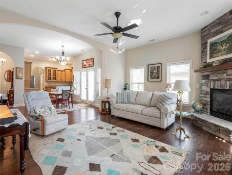 10 Pacifico Drive Asheville NC 28806