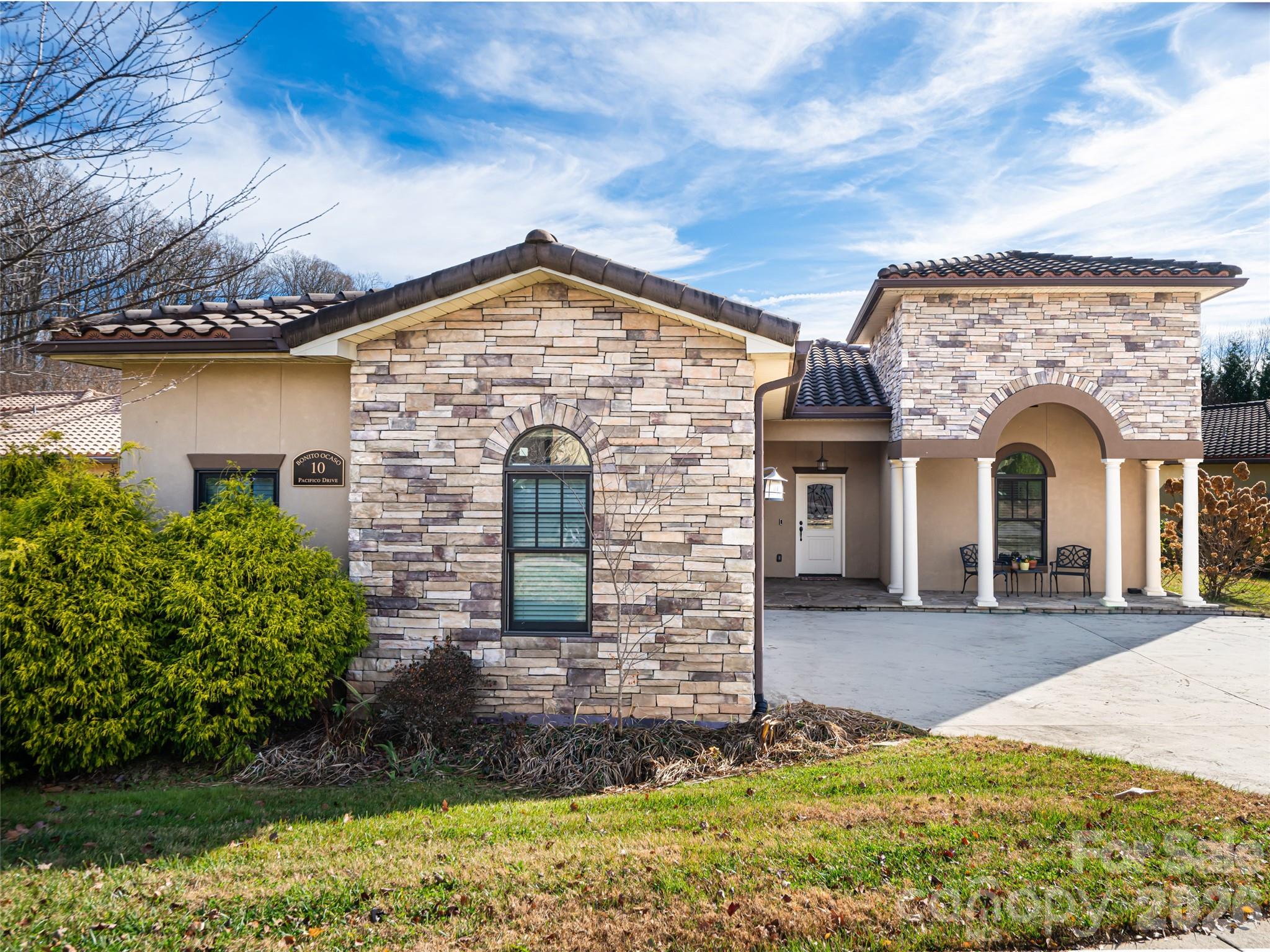 10 Pacifico Drive Asheville NC 28806