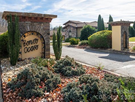 10 Pacifico Drive Asheville NC 28806