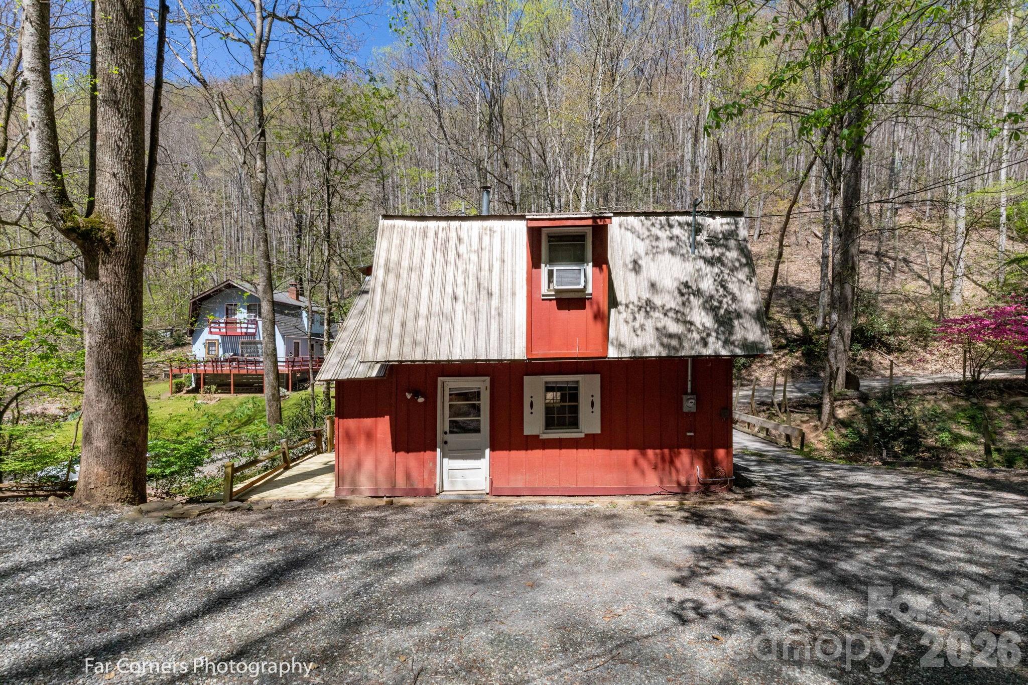 2670 Dicks Creek Road Whittier NC 28789