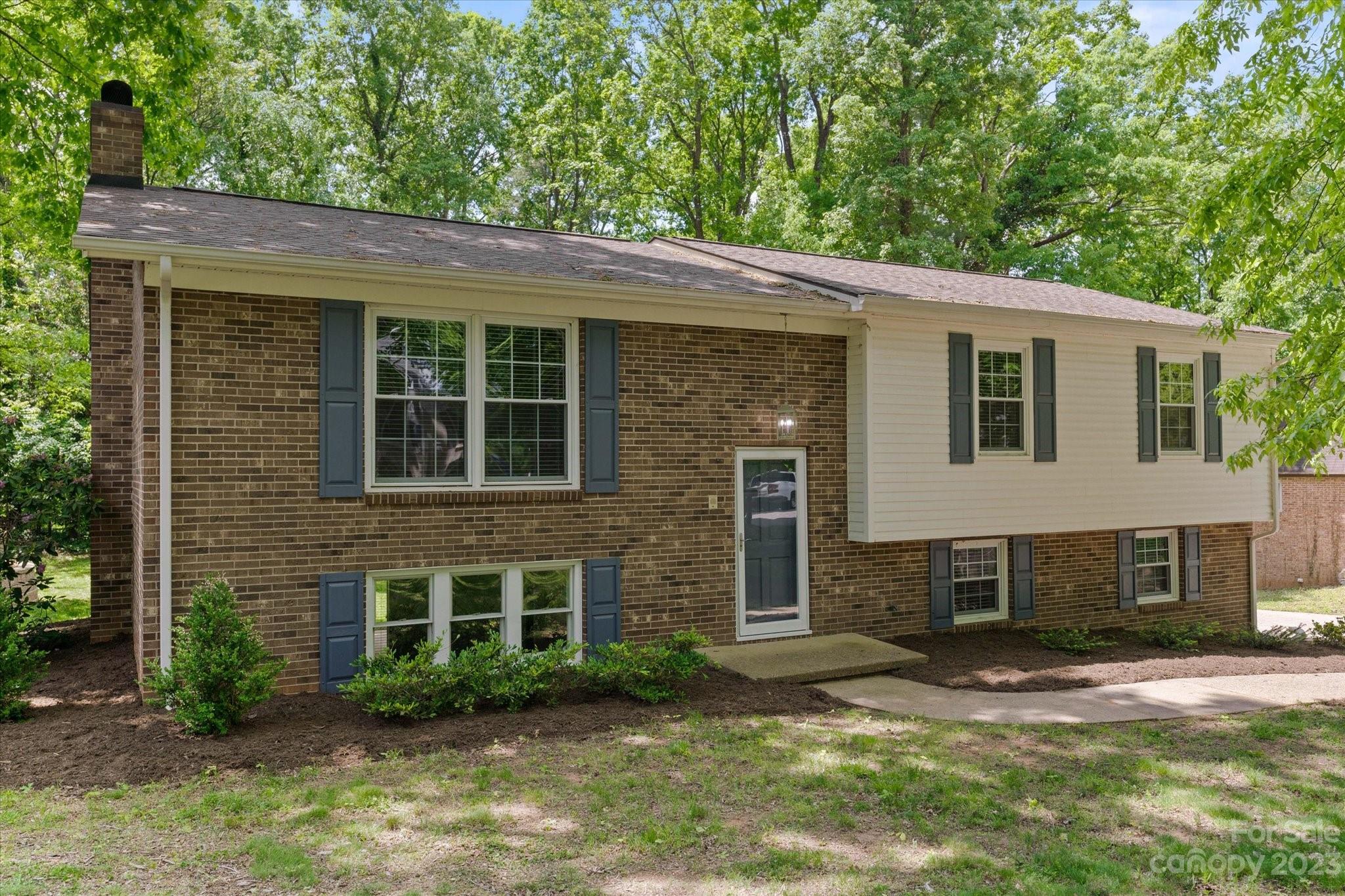 1184 18th Avenue NE Hickory NC 28601