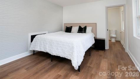 137 Birchwood Drive Charlotte NC 28214