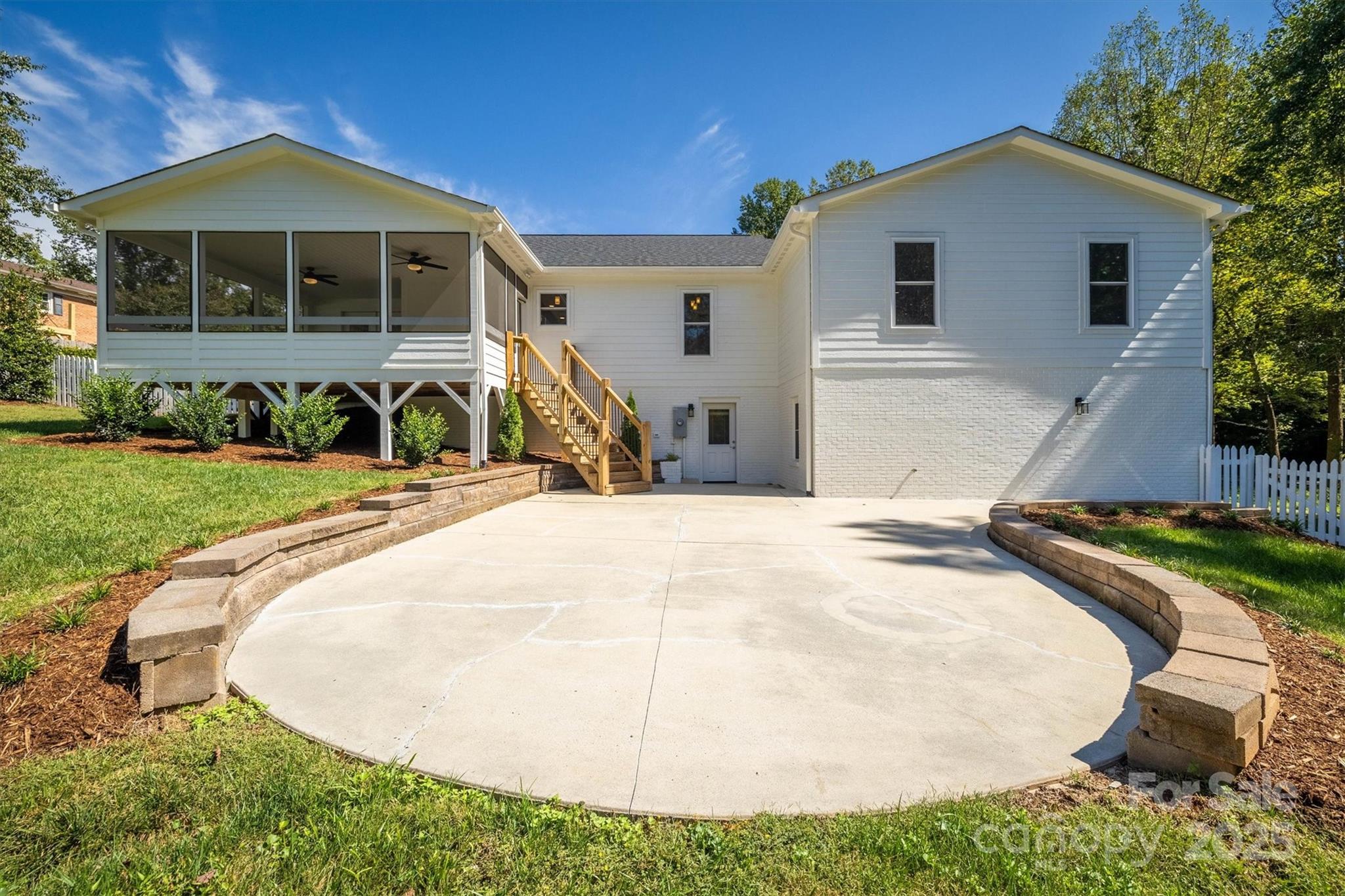 2912 Woodstream Drive Valdese NC 28690