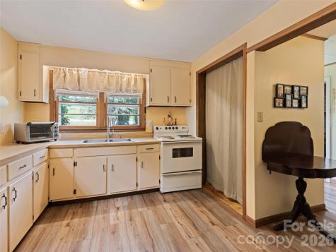 1714 Iron Duff Road Waynesville NC 28785