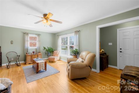 1912 Old West Lane Gastonia NC 28052