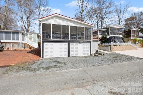 122 Maple Street New London NC 28127