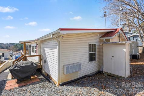 122 Maple Street New London NC 28127