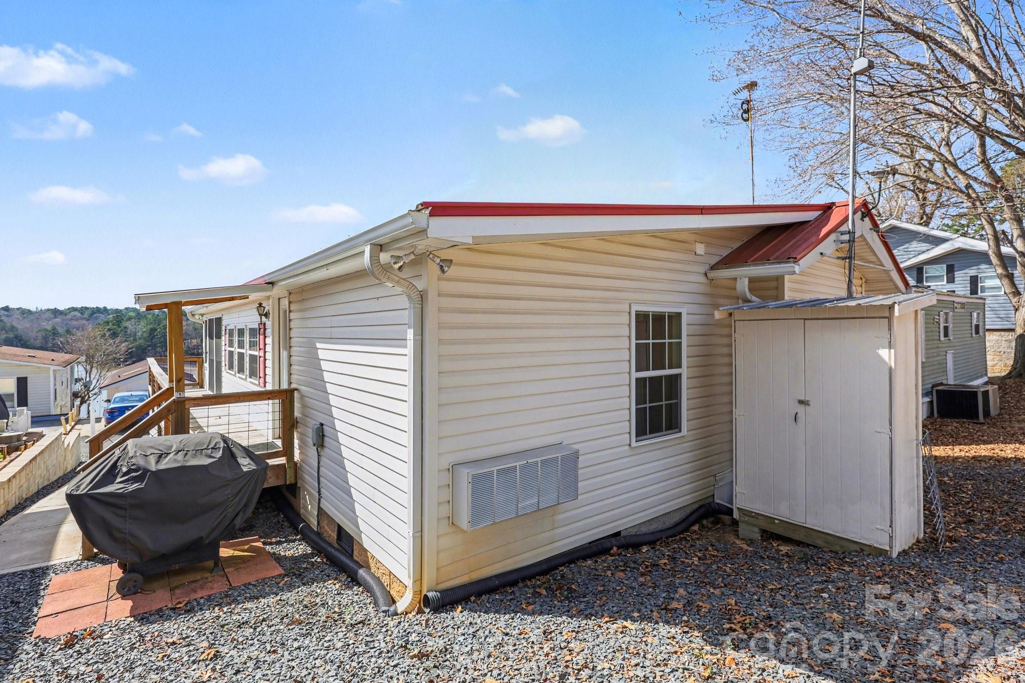 122 Maple Street New London NC 28127