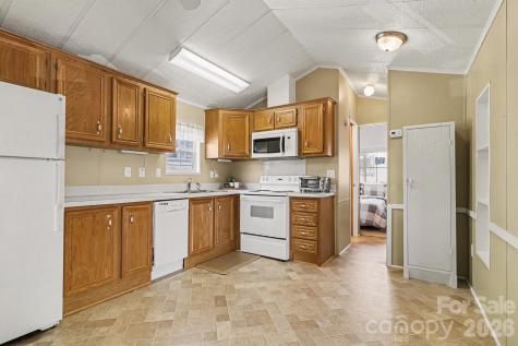 122 Maple Street New London NC 28127