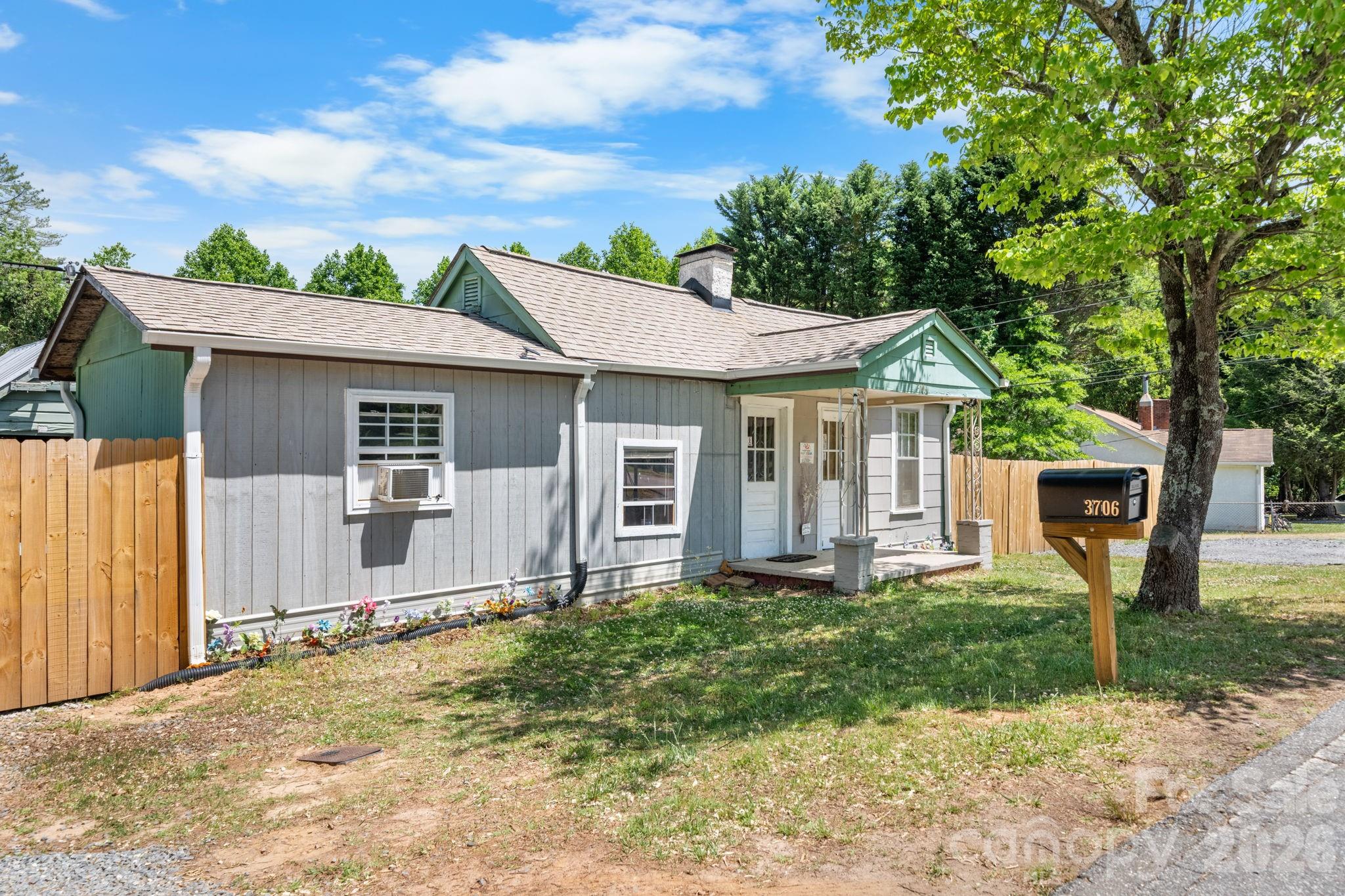 3706 2nd Avenue NW Hickory NC 28601