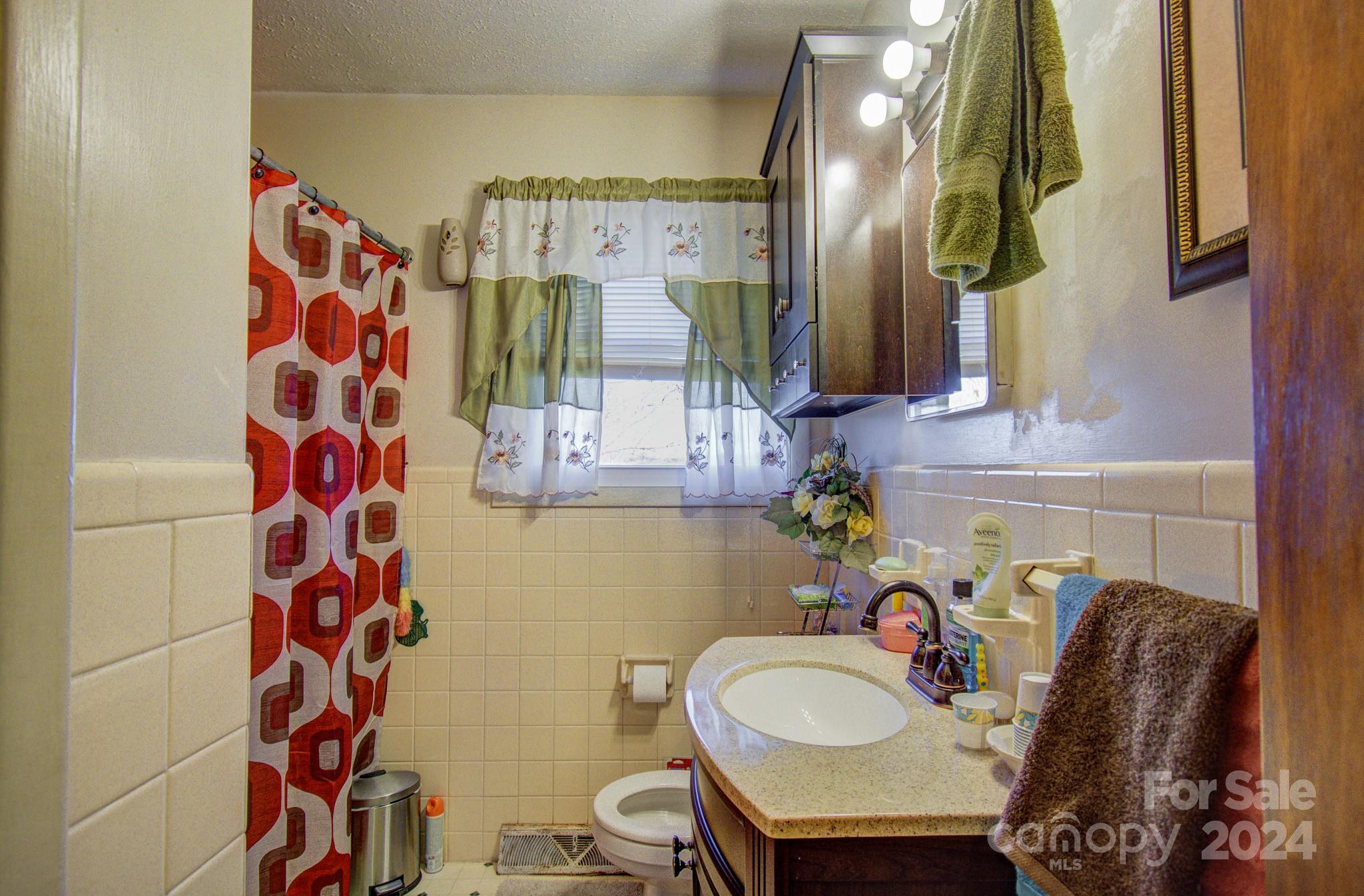 357 Deaverview Road Asheville NC 28806