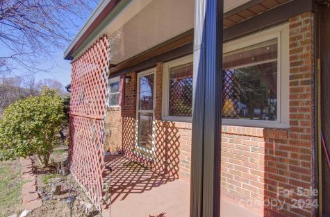 357 Deaverview Road Asheville NC 28806