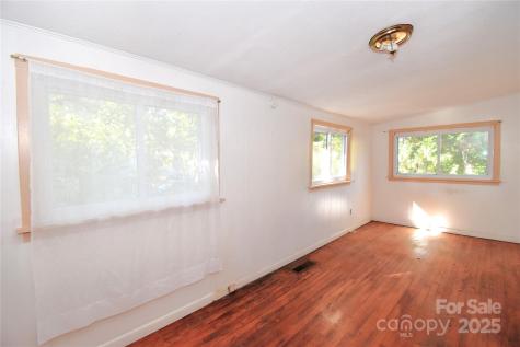 26 Dogwood Court Asheville NC 28805