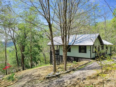 129 Kantagree Drive Bakersville NC 28705