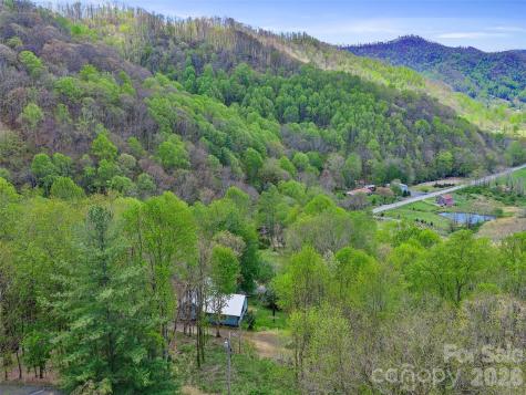 129 Kantagree Drive Bakersville NC 28705