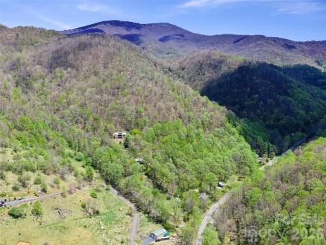 129 Kantagree Drive Bakersville NC 28705