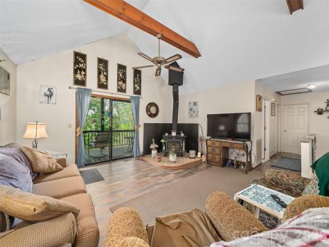129 Kantagree Drive Bakersville NC 28705