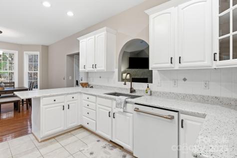 590 Brook Knoll Circle Weaverville NC 28787