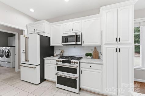 590 Brook Knoll Circle Weaverville NC 28787