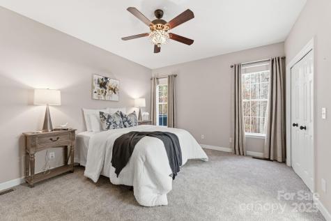 590 Brook Knoll Circle Weaverville NC 28787
