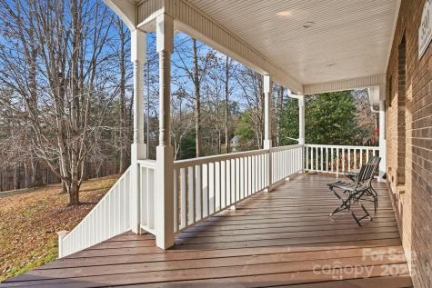 590 Brook Knoll Circle Weaverville NC 28787