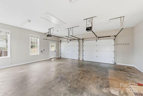 590 Brook Knoll Circle Weaverville NC 28787