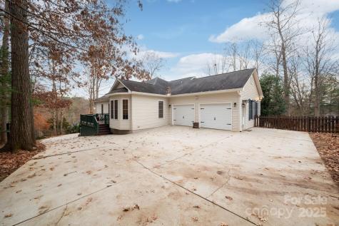 590 Brook Knoll Circle Weaverville NC 28787