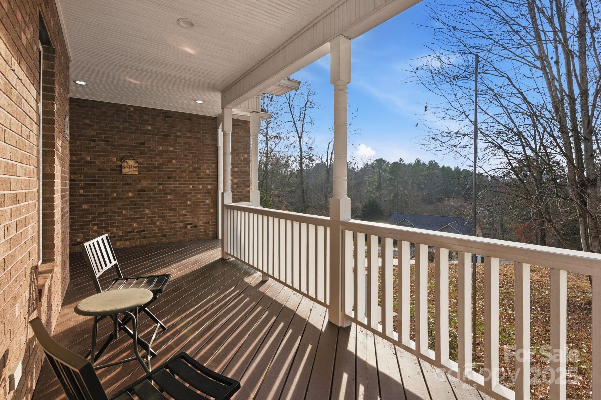 590 Brook Knoll Circle Weaverville NC 28787