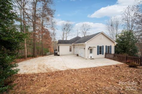 590 Brook Knoll Circle Weaverville NC 28787