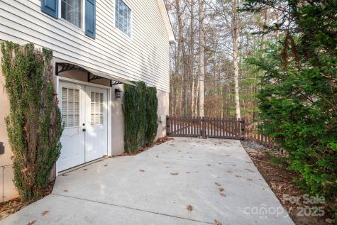 590 Brook Knoll Circle Weaverville NC 28787