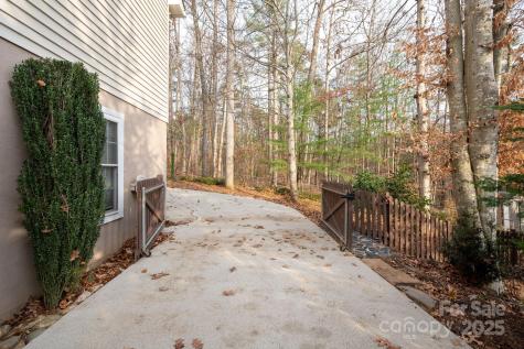 590 Brook Knoll Circle Weaverville NC 28787