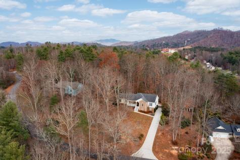 590 Brook Knoll Circle Weaverville NC 28787