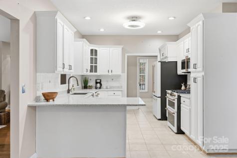 590 Brook Knoll Circle Weaverville NC 28787