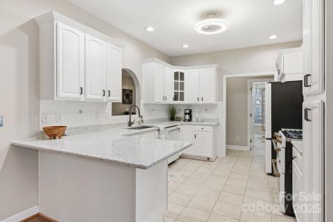 590 Brook Knoll Circle Weaverville NC 28787