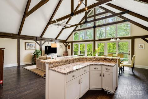 8 Quinn Court Asheville NC 28805