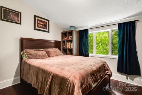 8 Quinn Court Asheville NC 28805