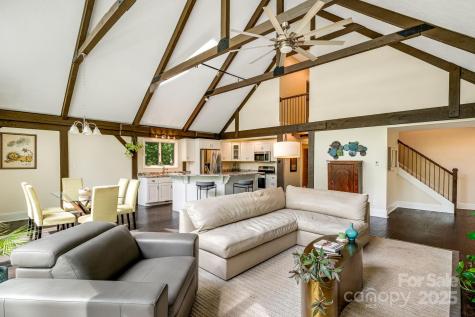 8 Quinn Court Asheville NC 28805