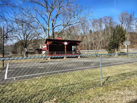 166 Old Helton School Road Lansing NC 28643