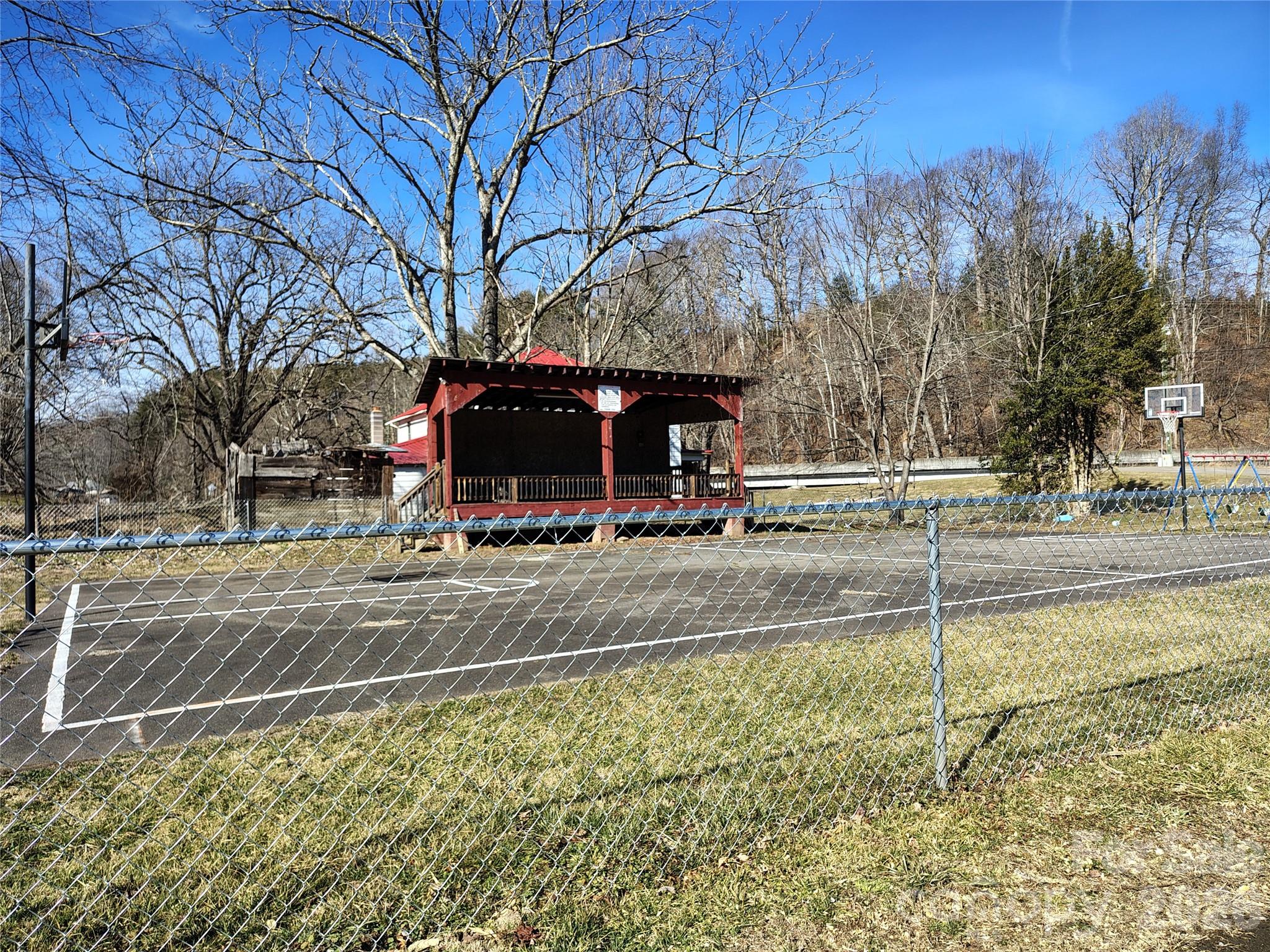 166 Old Helton School Road Lansing NC 28643