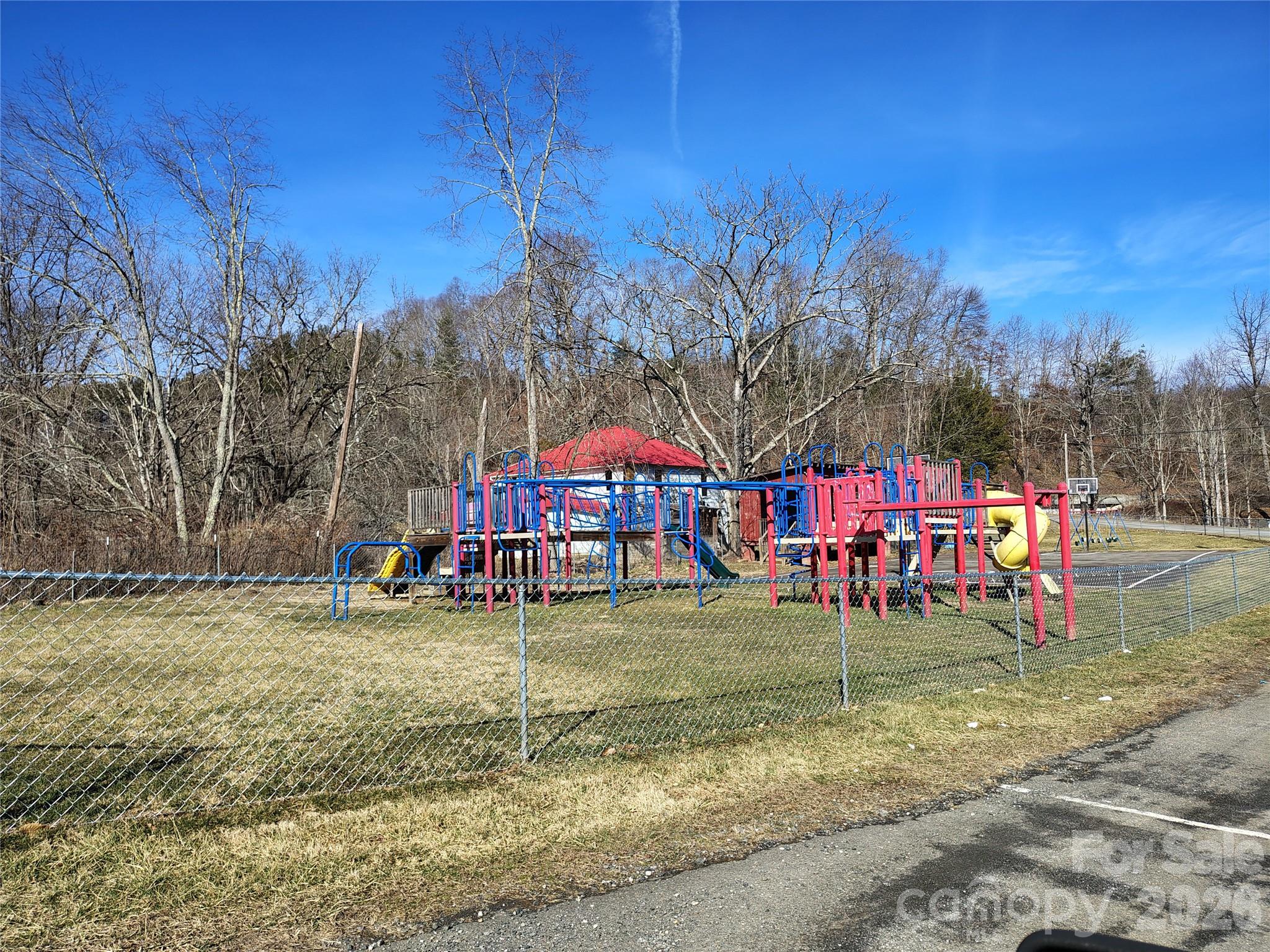 166 Old Helton School Road Lansing NC 28643