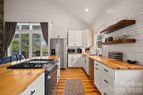 823 Silverstone Drive Hendersonville NC 28792